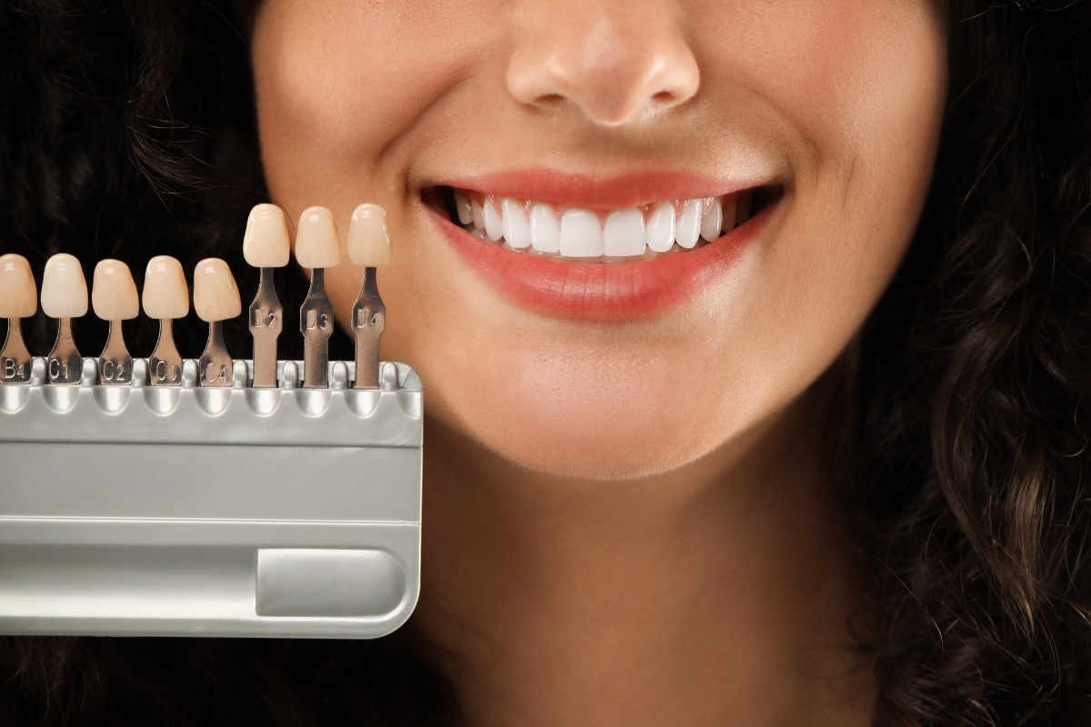The Waukegan Coffee Lover’s Guide to Keeping a White Smile