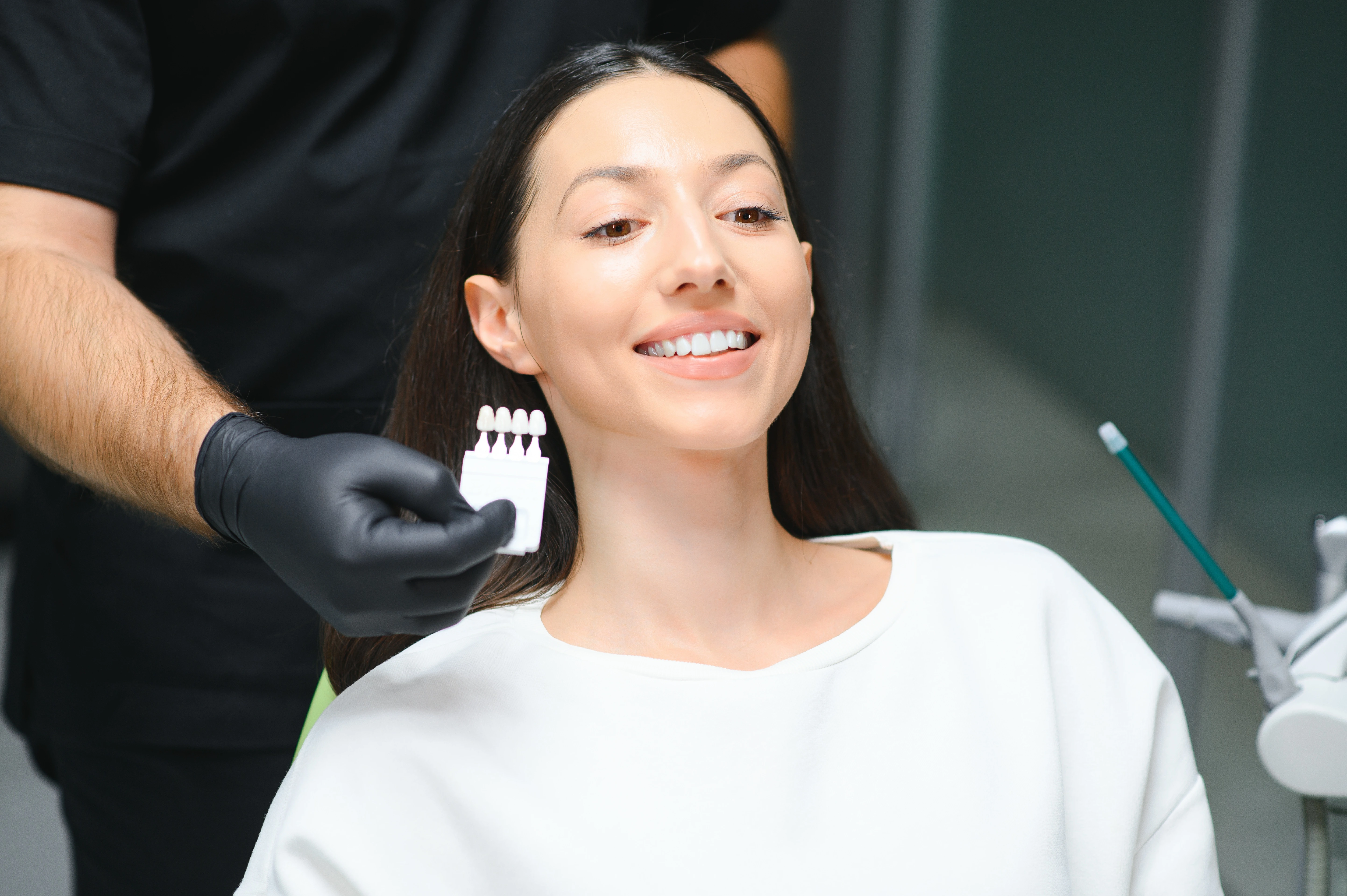 Closing the Gap: Using Veneers to Fix Diastema (Gaps) Without Years of Orthodontic Work