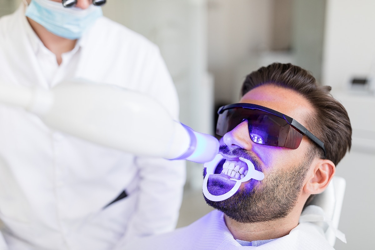 Addressing Tooth Sensitivity: Dr. Avery’s Professional Strategies for a Comfortable Whitening Experience