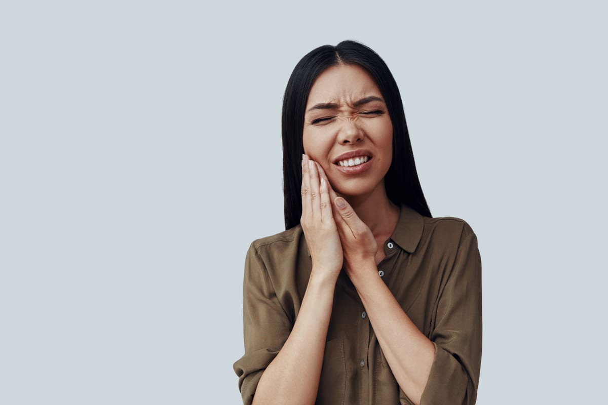 Your Broken Tooth Survival Guide: What to Do Right Now